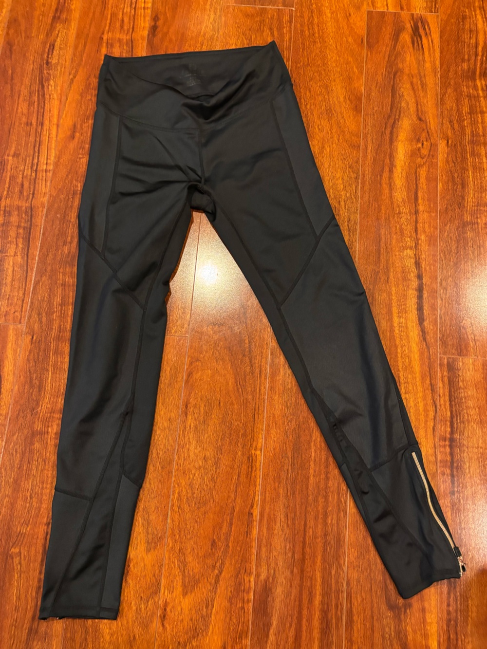 Black Athletic Leggings with Pocket Detail
